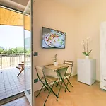 Oda ve Kahvaltı Perla Stabia 4*