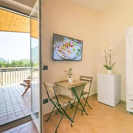 فندق مبيت وإفطار Perla Stabia 4*