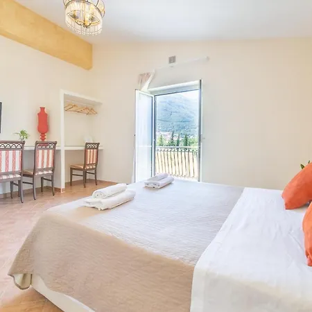 Perla Stabia فندق مبيت وإفطار