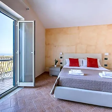 Frühstückspension Perla Stabia 4*